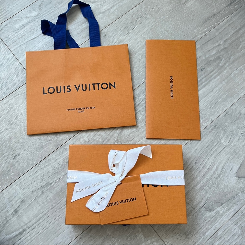 Louis Vuitton medium gift box bag ribbon card set